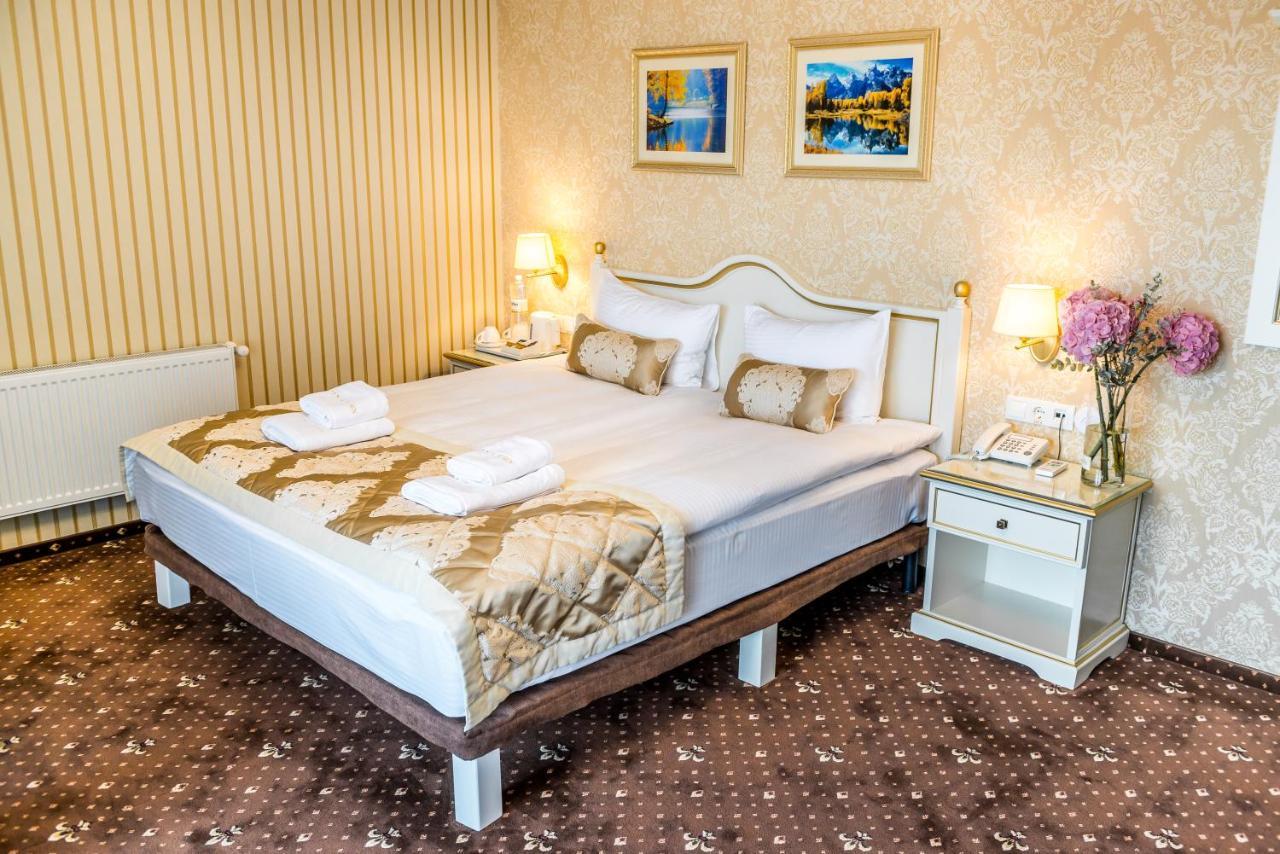 Fenix Town Hotel Vinnitsja Eksteriør billede