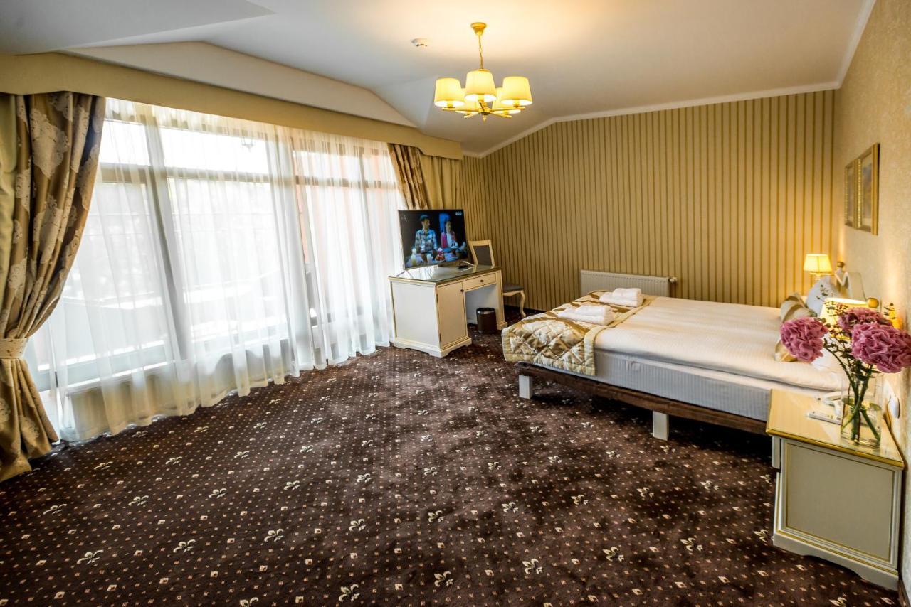 Fenix Town Hotel Vinnitsja Eksteriør billede
