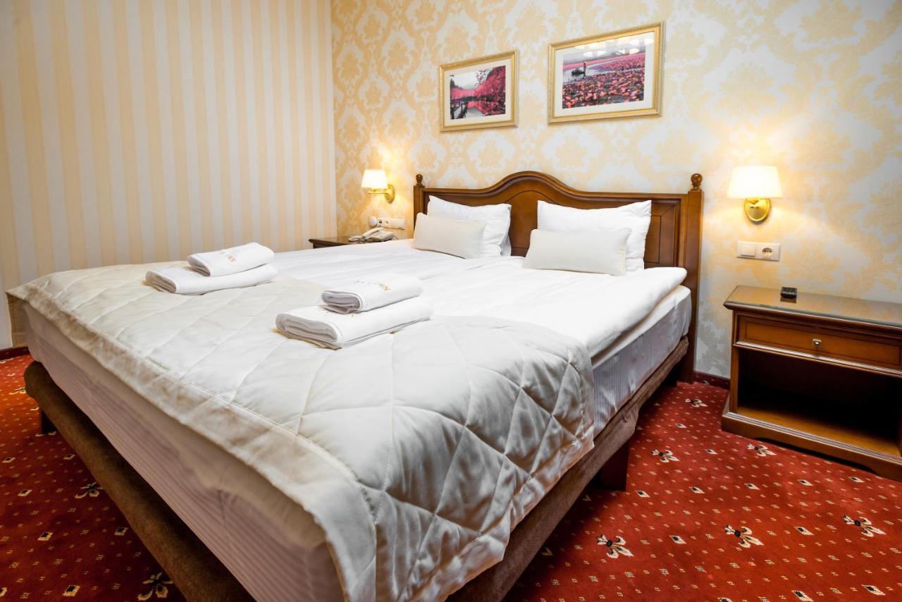 Fenix Town Hotel Vinnitsja Eksteriør billede