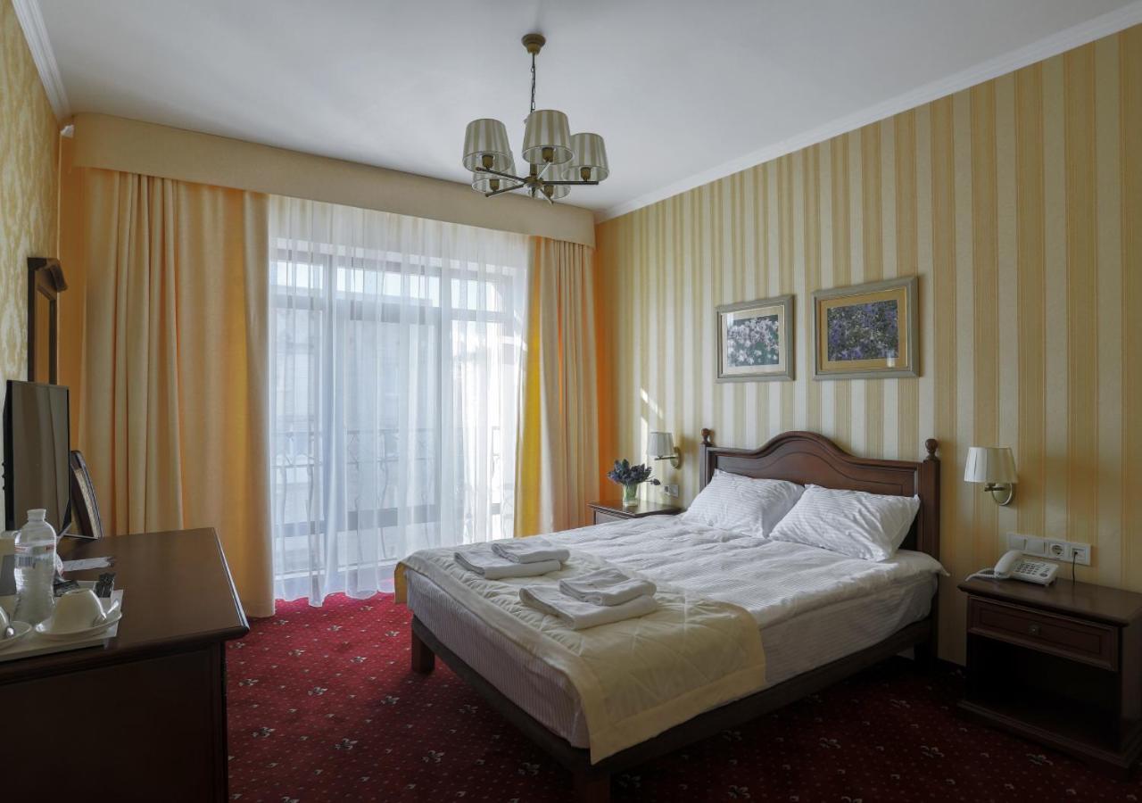 Fenix Town Hotel Vinnitsja Eksteriør billede